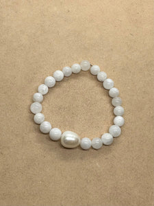 Moonstone Crystal Beaded Bracelet with Pearl Centrepiece
