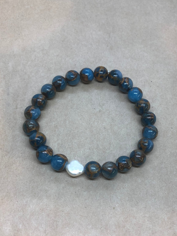 Light Blue Jasper Crystal Beaded Bracelet with Pearl Centrepiece